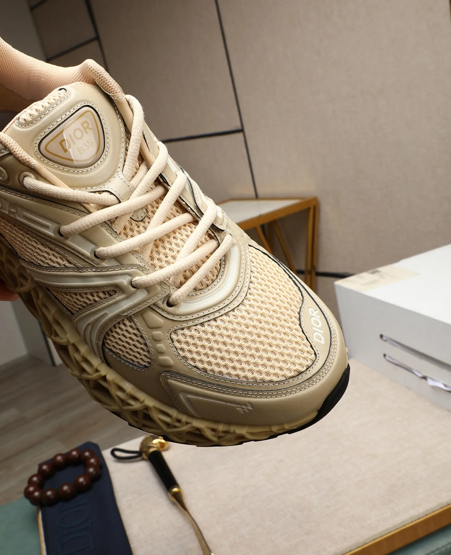 Men's shoes 💰800💰 Men's style 👦🏻Dior Dior B35 High-end quality Original casual sports shoes Upper: special environmentally friendly leather. High-frequency brand totem, brand totem cloth, tongue plastic brand logo, heel high-frequency brand logo Lining: brand canvas Original version: ultra-light TPR·rubber; two-color molded outsole Ultra-high quality control and fine workmanship: High-end, extravagance and class. Size: 39-44 (38, 45, 46, can be customized)…! !